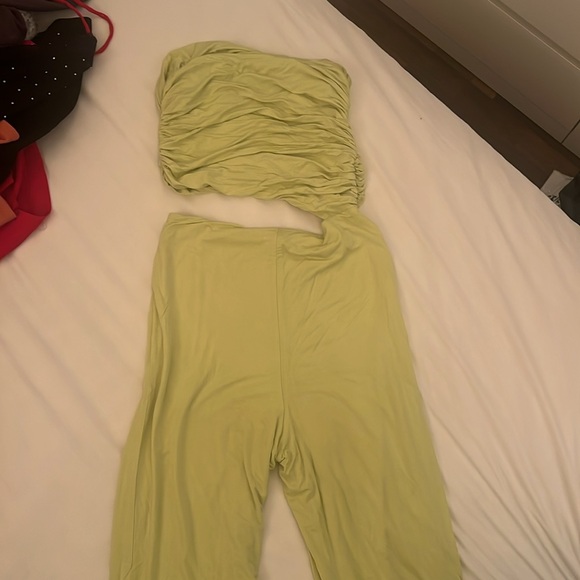 REVOLVE Sosa Jumpsuit in Lime
House of Harlow 1960 Sz M Org $178 - Picture 4 of 5